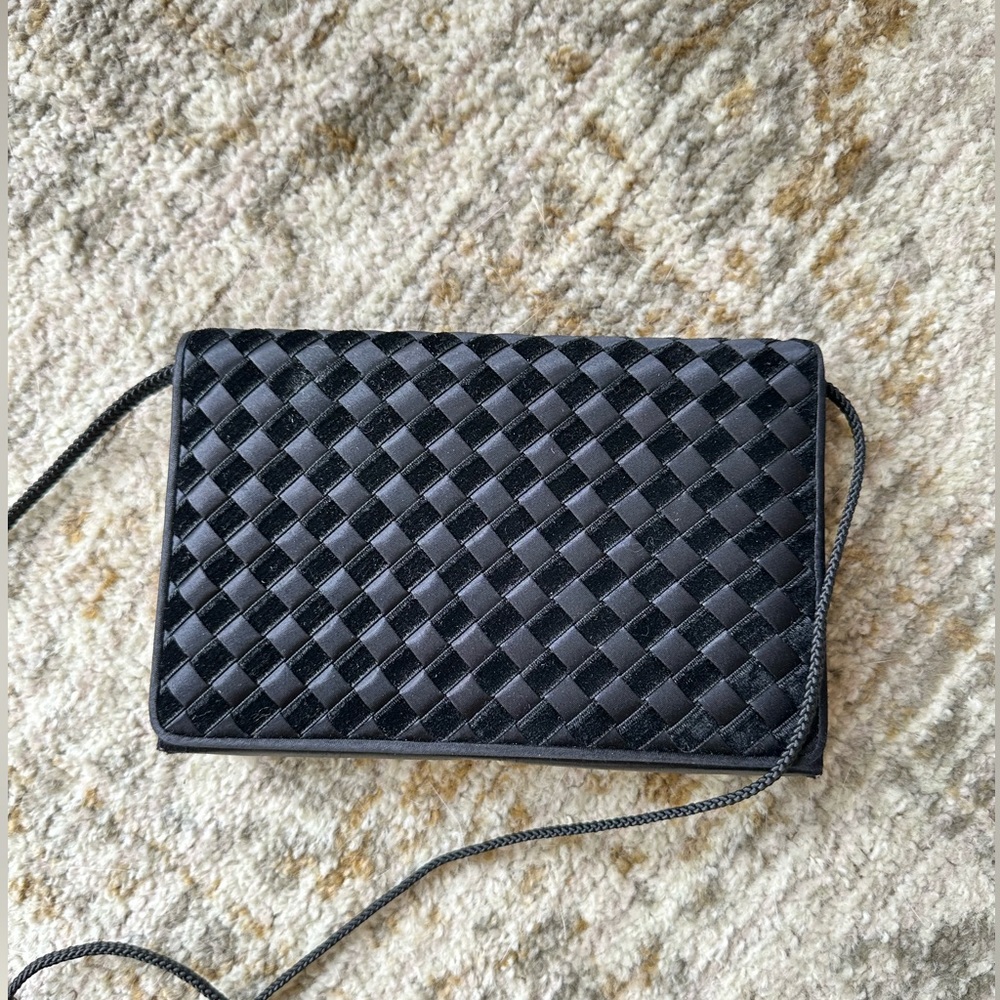 Vintage La Regale Woven Purse